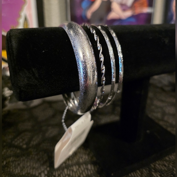 Jewelry - Bracelet Set - Linda New York